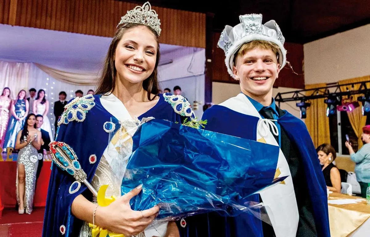 Camila Tello y Lucca Benetti del San Basilio, flamantes reyes de la Estudiantina 2023