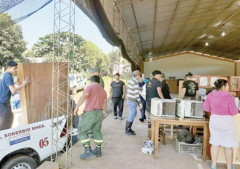 Familias Evacuadas Regresan A Sus Hogares En El Soberbio El