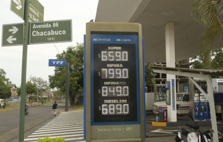 Ypf subió el precio de los combustibles antes de la medianoche del