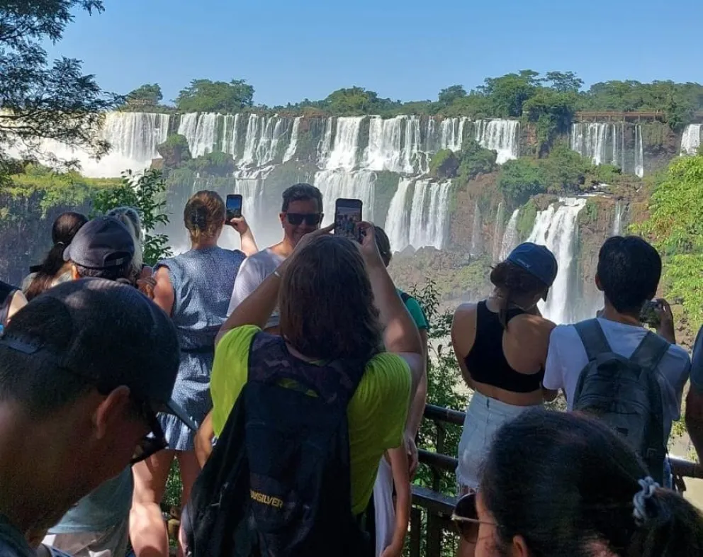 Más de 11 mil turistas visitaron cataratas los dos primeros días del