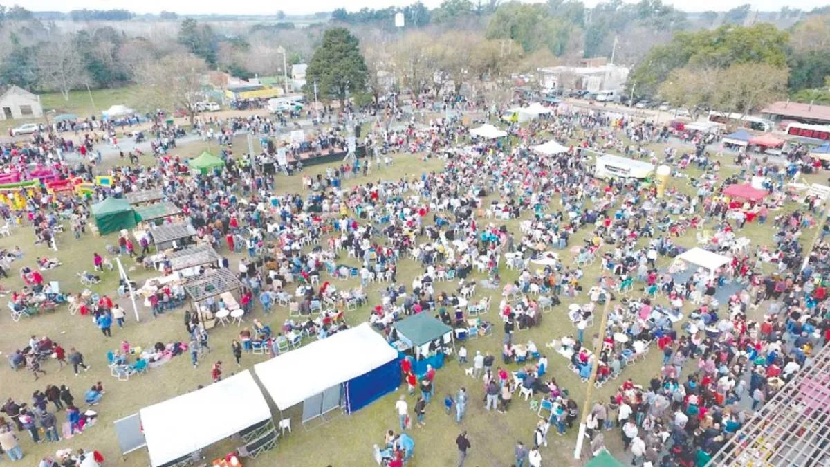 Plaza Domingo Silvano, artesanos panaderos y productores rurales