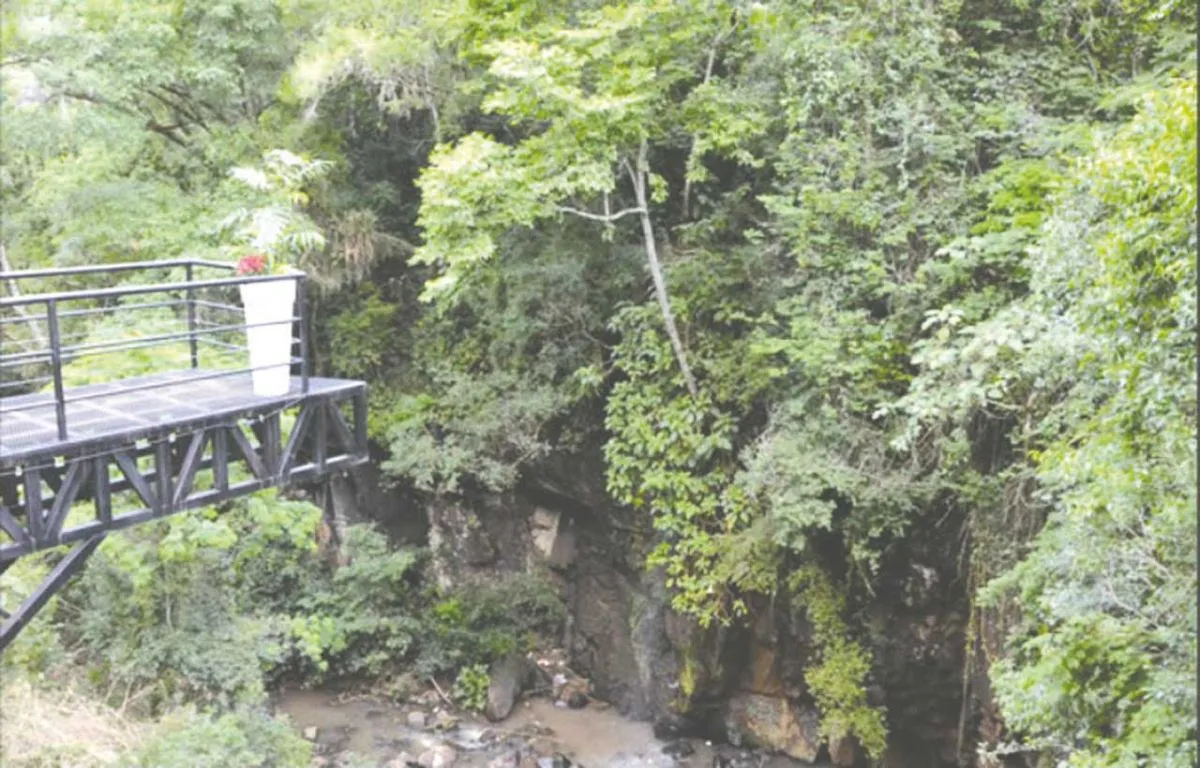 Empinado Salto Gloria