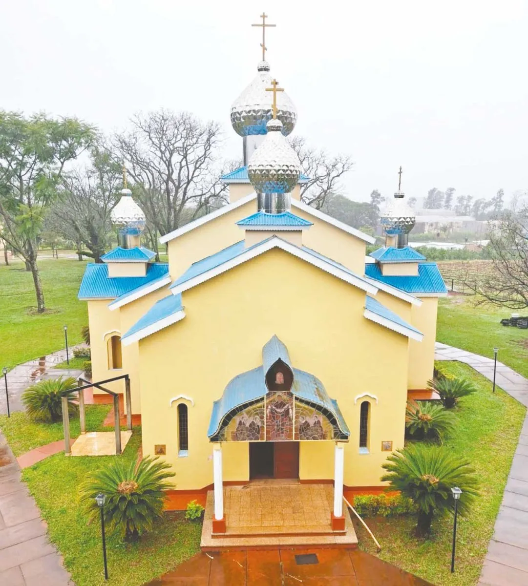 Tres Capones. Iglesia Ortodoxa del Manto Protector de la Virgen,