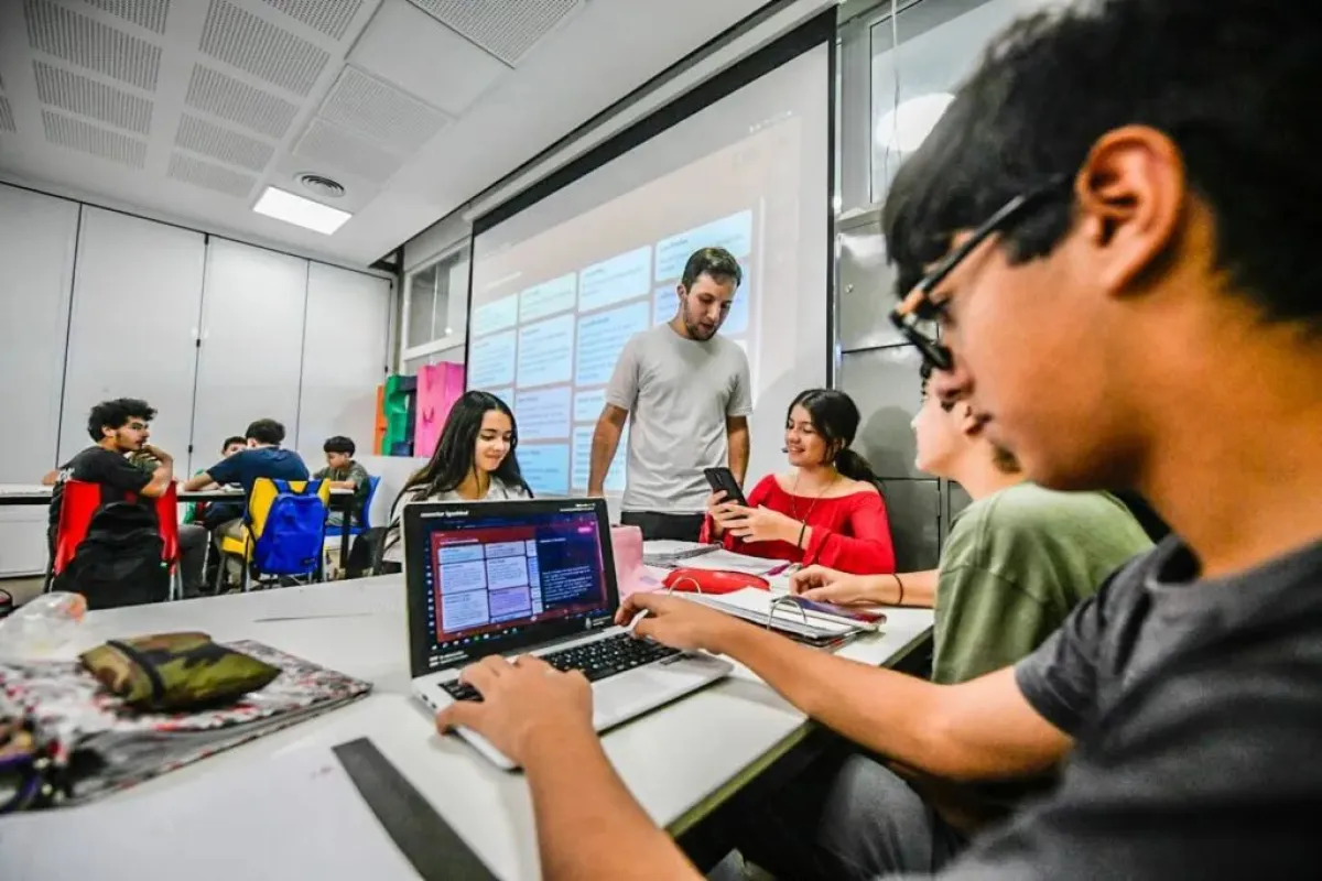 Misiones presentó un marco orientador para el uso de <b>inteligencia artificial</b> en las escuelas thumbnail