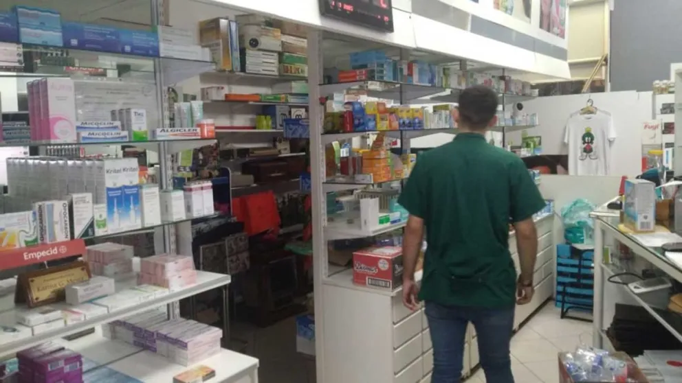 El DNU de Milei autoriza a comercializar medicamentos de venta libre en locales que no sean farmacias