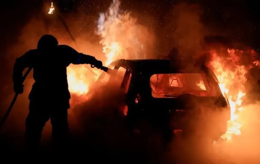 Al menos 96 detenidos y 255 coches quemados durante la noche de la fiesta nacional francesa