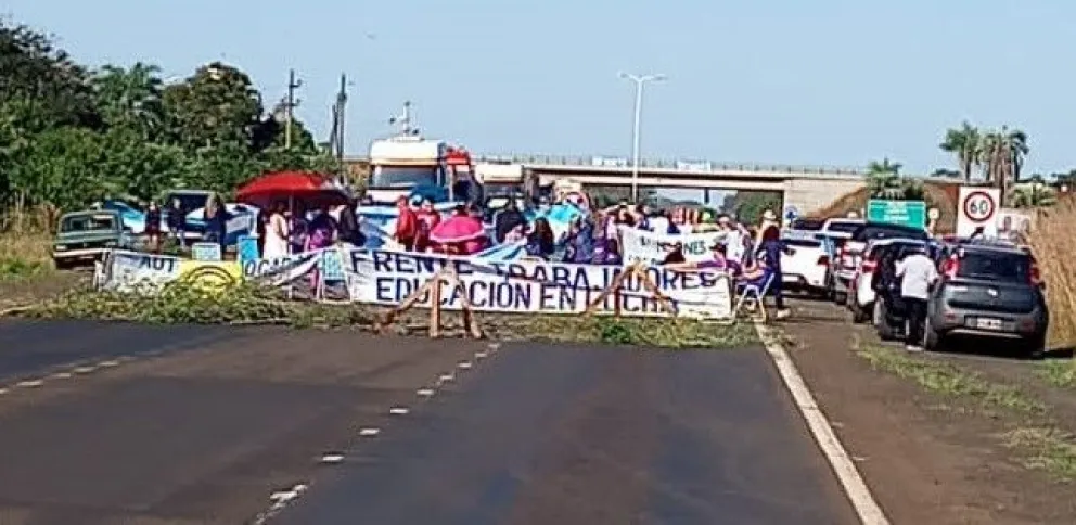 Ruta nacional 12 cortada a la altura de Loreto por manifestación docente