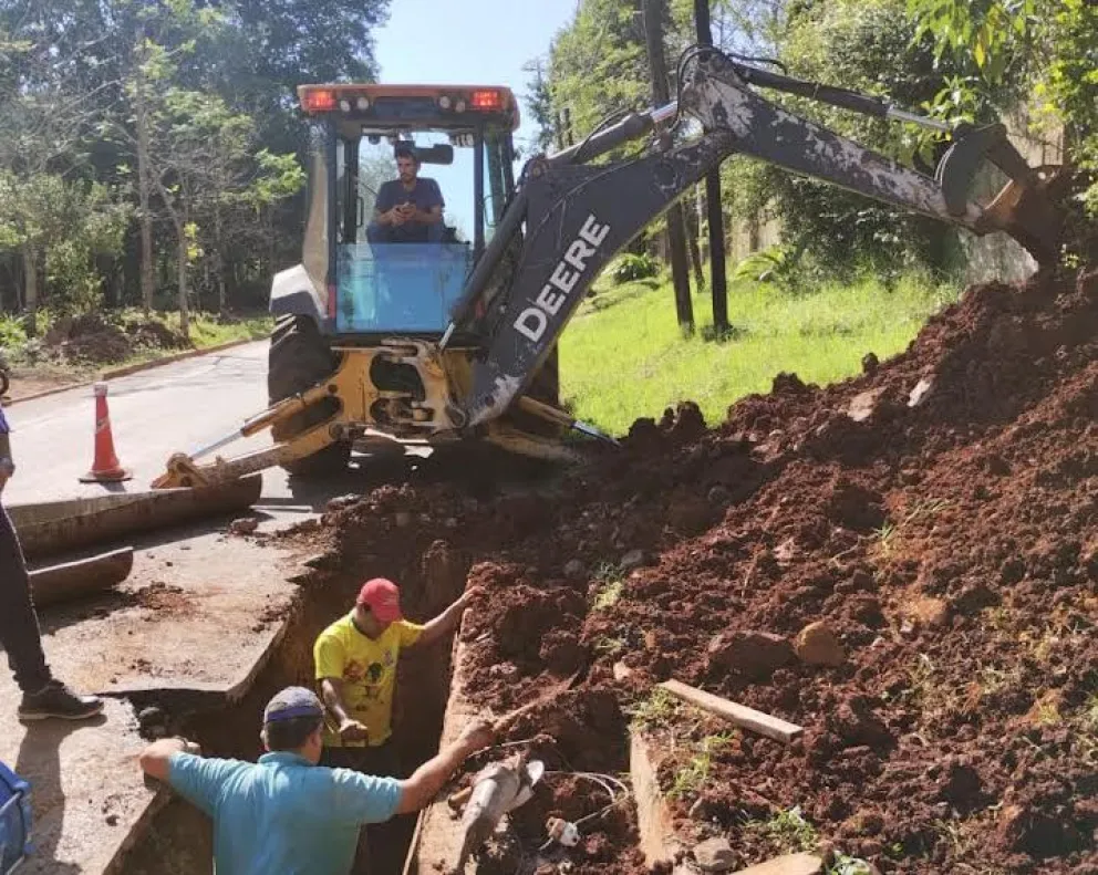 Trabajan para poner en marcha el nuevo sistema de impulsión de agua de la toma del Mbocay