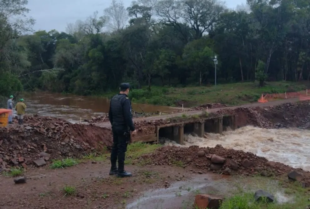 Varios puentes y pasos interrumpidos en la provincia debido a la intensa lluvia