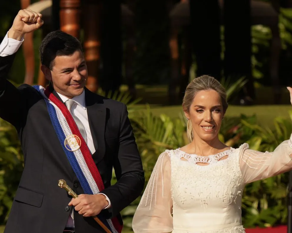 Peña asumió la Presidencia de Paraguay y promete que el país "resurgirá como un gigante"