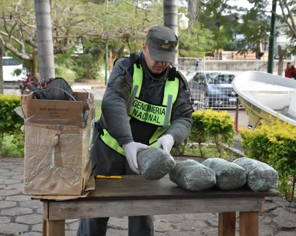 Ituzaingó: secuestraron marihuana, neumáticos y cigarrillos que eran enviados por encomiendas Ituzaingó: secuestraron marihuana, neumáticos y cigarrillos que eran enviados por encomiendas