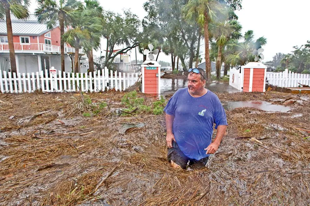 Idalia tocó tierra en Florida  con vientos de 205 km por hora