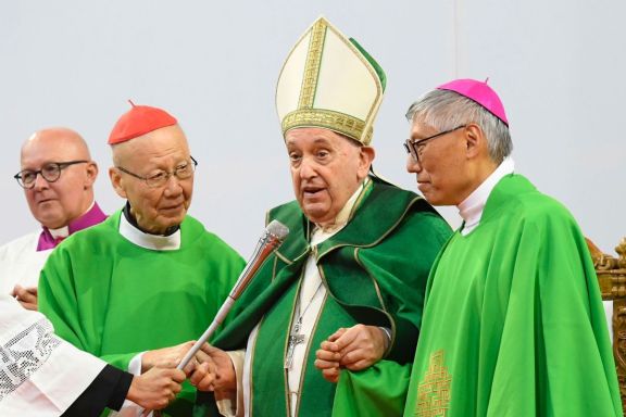 Francisco pide a políticos y religiosos "audacia" para superar las guerras