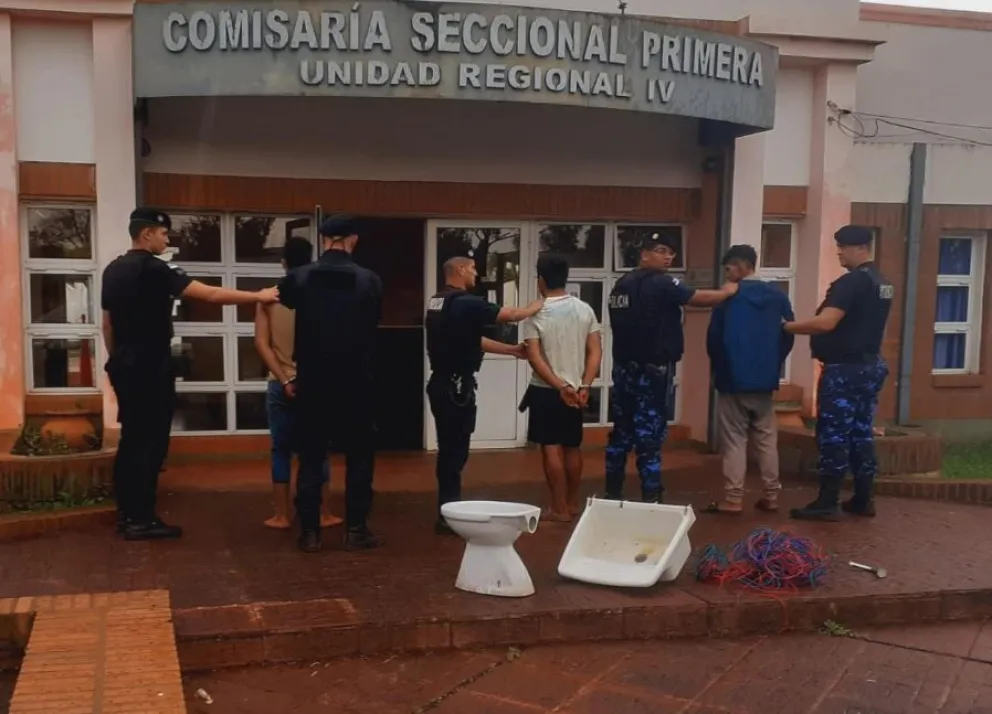 Tres detenidos tras allanamiento en barrio Fátima de Puerto Rico