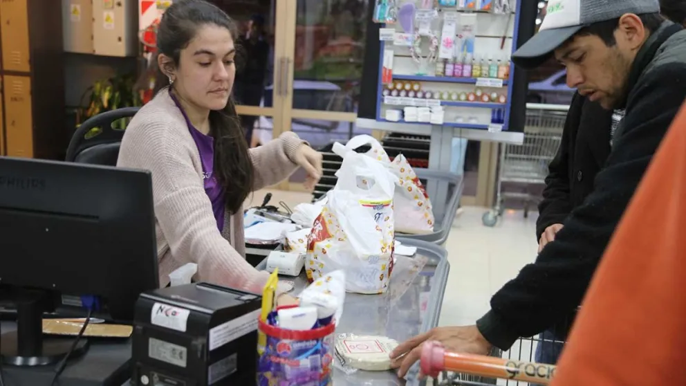 La mayoría de los jóvenes se emplean en comercio al por mayor y menor