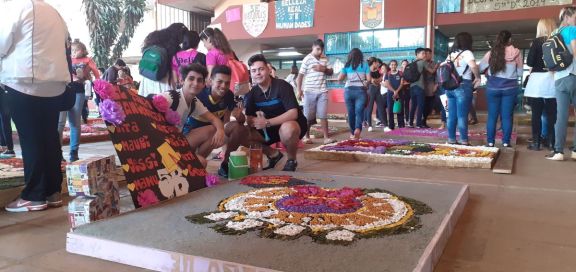 El BOP 5 de Candelaria realiza su expo de alfombras florales