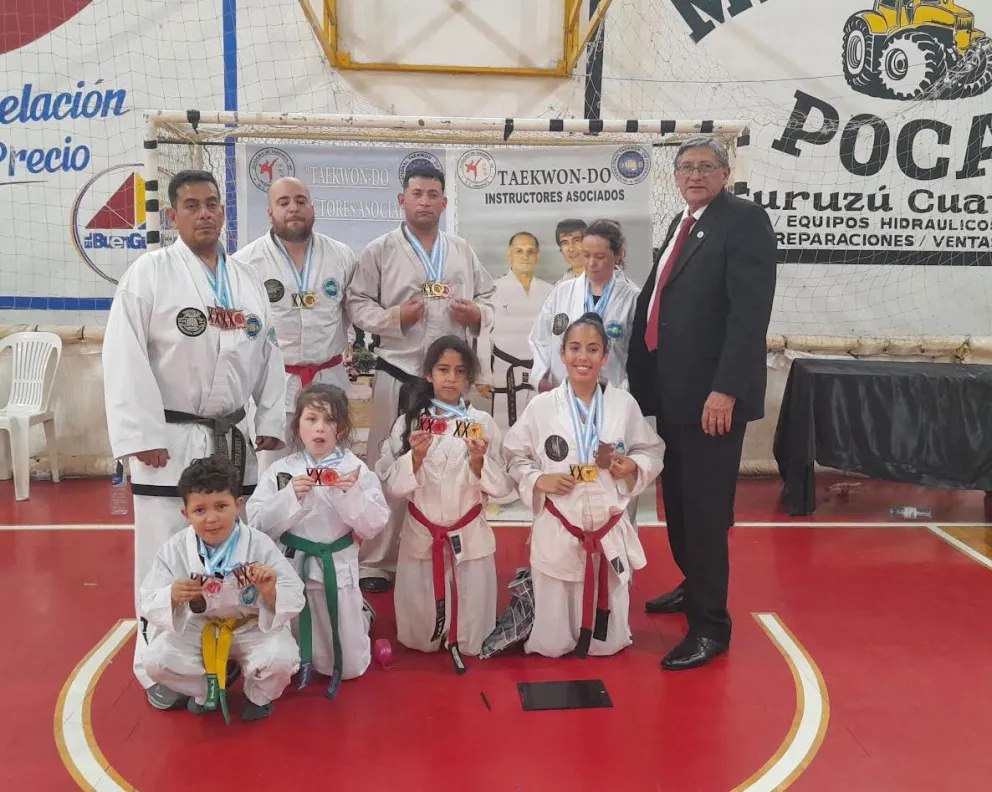 Excelente desempeño de taekwondistas Iguazuenses en Corrientes