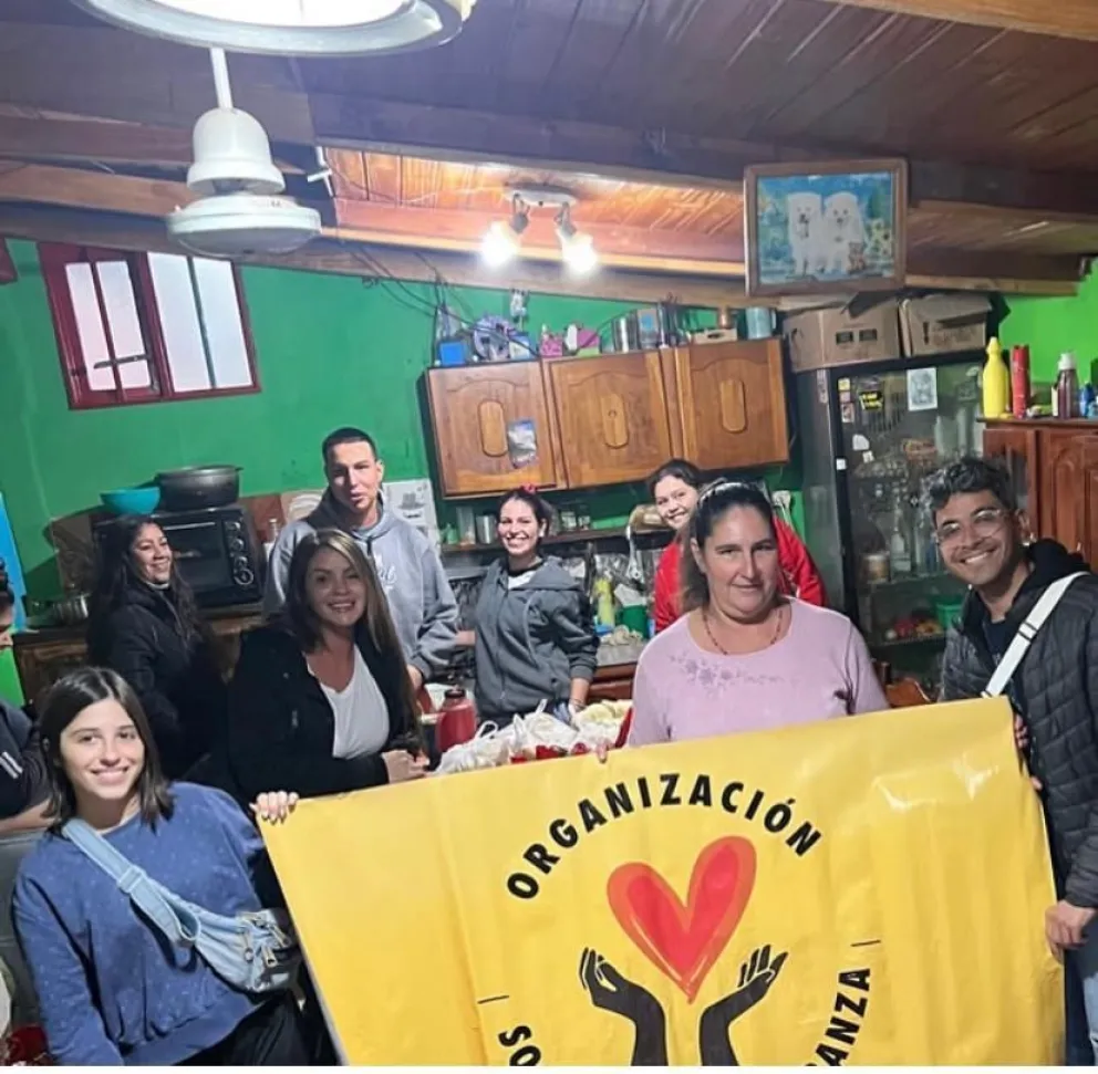 Realizan colecta de carnes y verduras para un guiso solidario en Miguel Lanús 