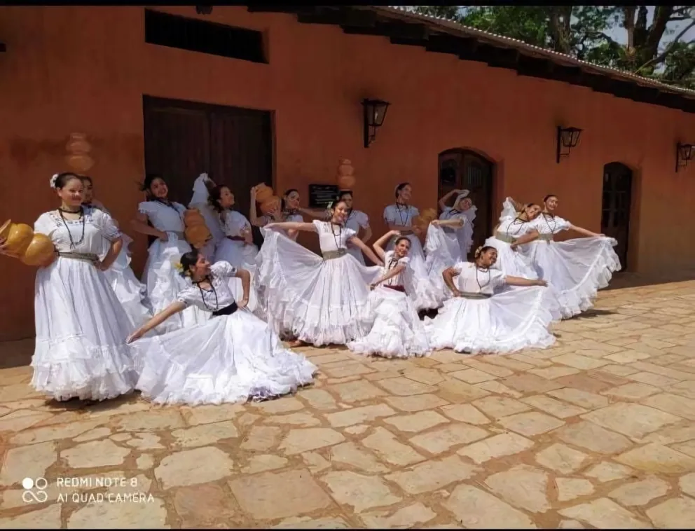 Gala de danzas paraguayas, este fin de semana en el Teatro Lírico