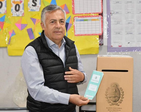 Con más del 40% de mesas escrutadas, Cornejo aventaja las elecciones en Mendoza