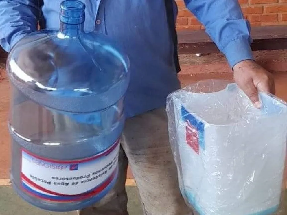 Entregaron purificadores de agua a productores de colonia Guaraypo