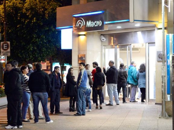 El salario mínimo, vital y móvil aumentó 32,2% y en diciembre será de $156.000