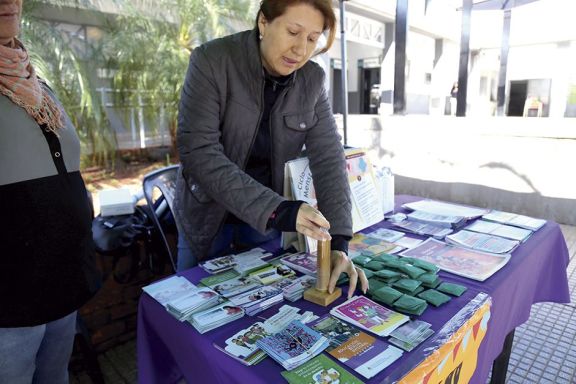 En los varones impulsan el uso del preservativo