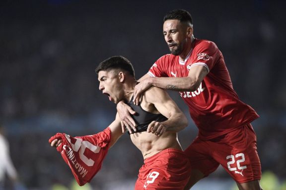 Independiente derrotó a domicilio a Racing por 2 a 0 y lo dejó sin invicto