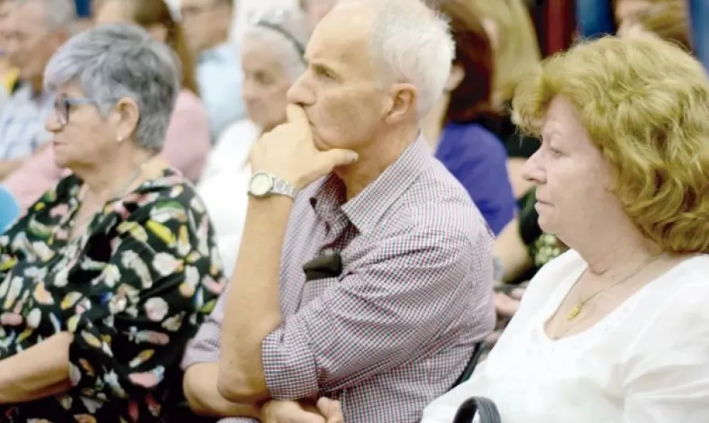 Parlamento: adultos mayores se capacitaron en legislación