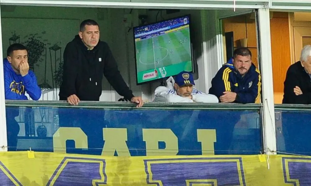Almirón, en el centro de las críticas tras la derrota ante River