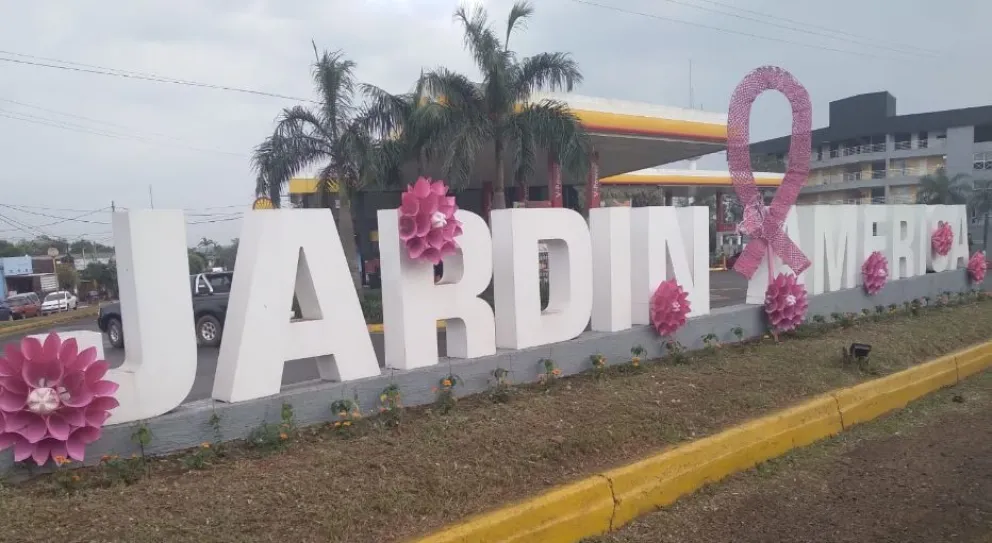 Se empezó a decorar Jardín América por octubre rosa 