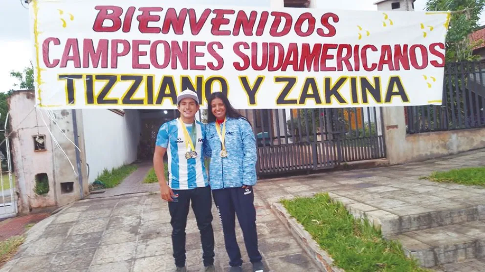 Canotaje: Tizziano y Zakina fueron recibidos con el amor de sus familias