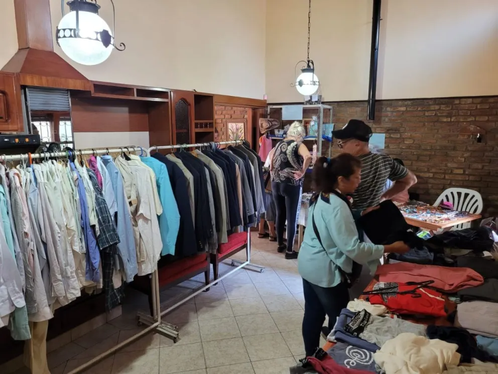 La asociación civil 'Dar a luz' organiza un paseo de compras con precios accesibles