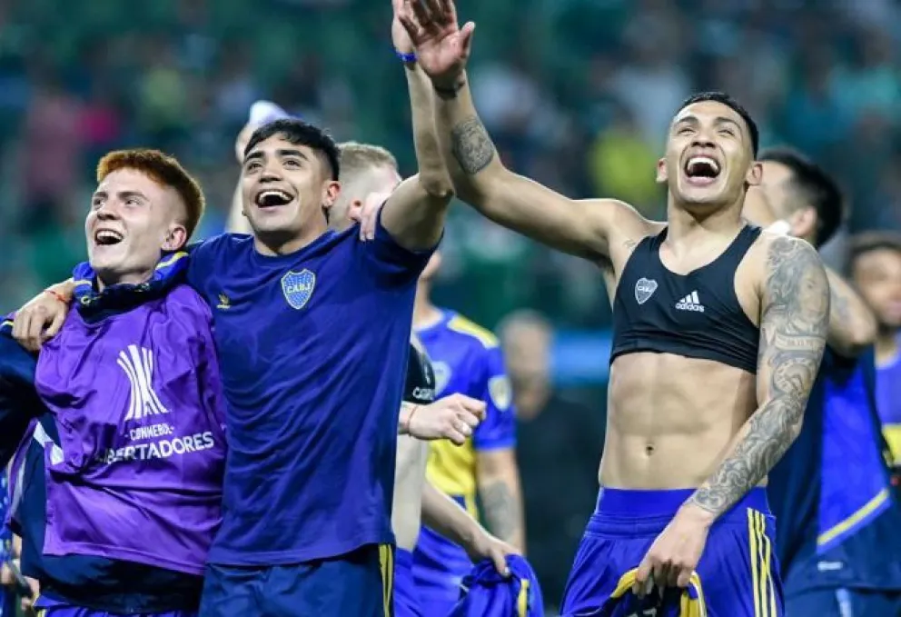 Boca regresó al país tras conseguir un lugar en la final de la Copa Libertadores en Brasil