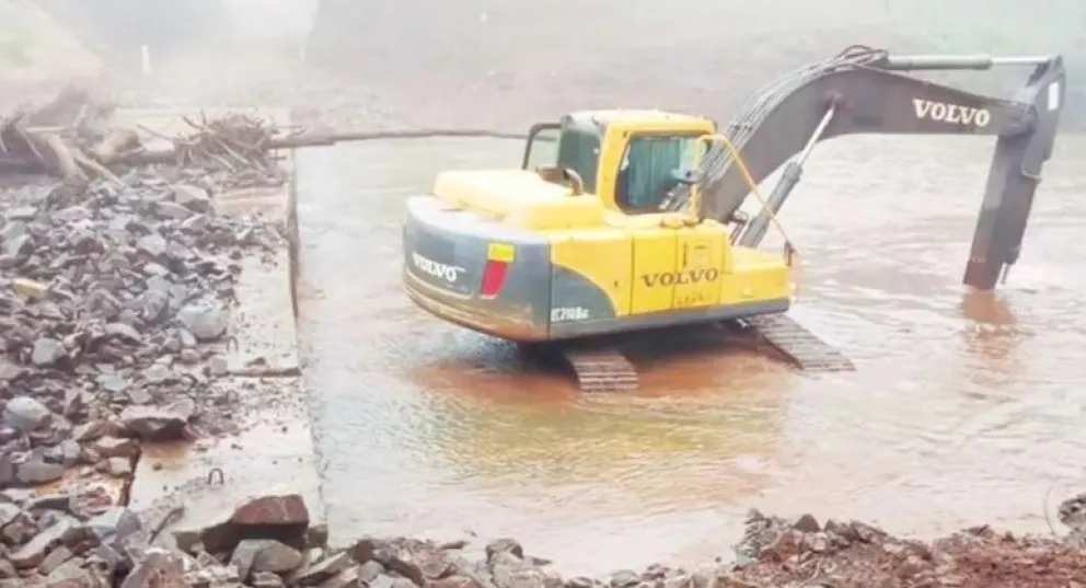 Volvieron a cortar el paso vehicular y peatonal sobre ruta 2
