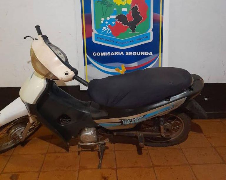 Vecinos comprometidos en Iguazú: identificaron motocicletas abandonadas y dieron aviso a la policía Vecinos comprometidos en Iguazú: identificaron motocicletas abandonadas y dieron aviso a la policía