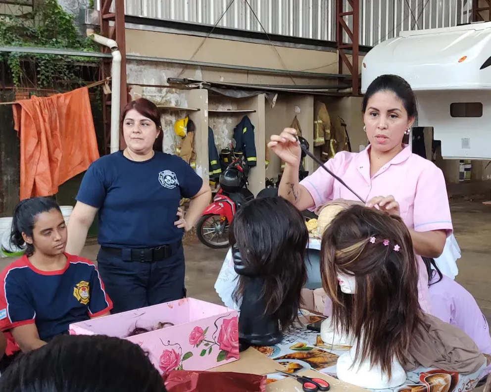 Entregas 8 pelucas oncológicas por año a pacientes con cáncer de mama