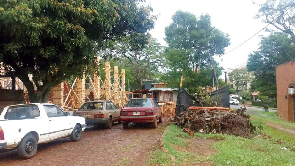 Oberá: se encuentra inhabilitada para peatones la calle Carhue
