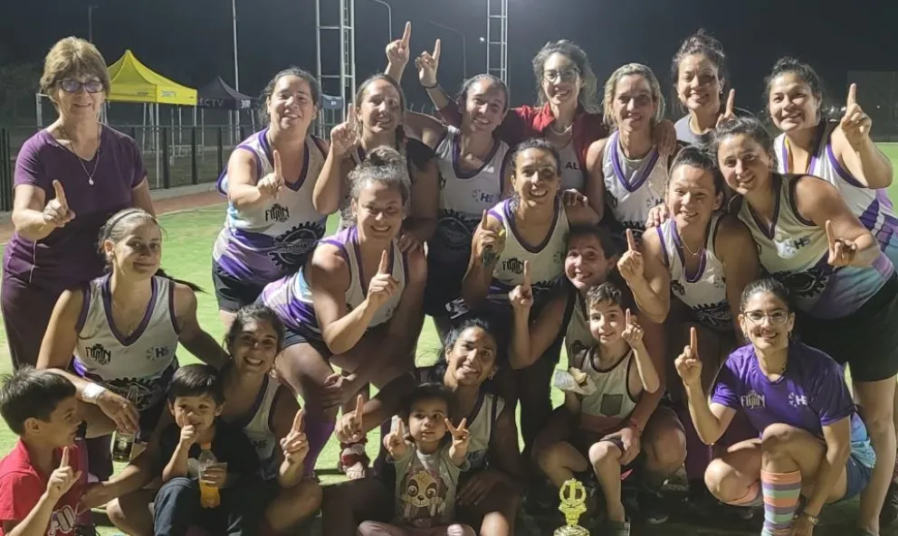 El equipo Sinergia Junior se consagró Campeón del Máster de Hockey