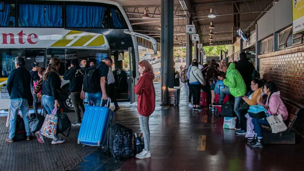 Autorizan suba en la tarifa de colectivos de corta y media distancia