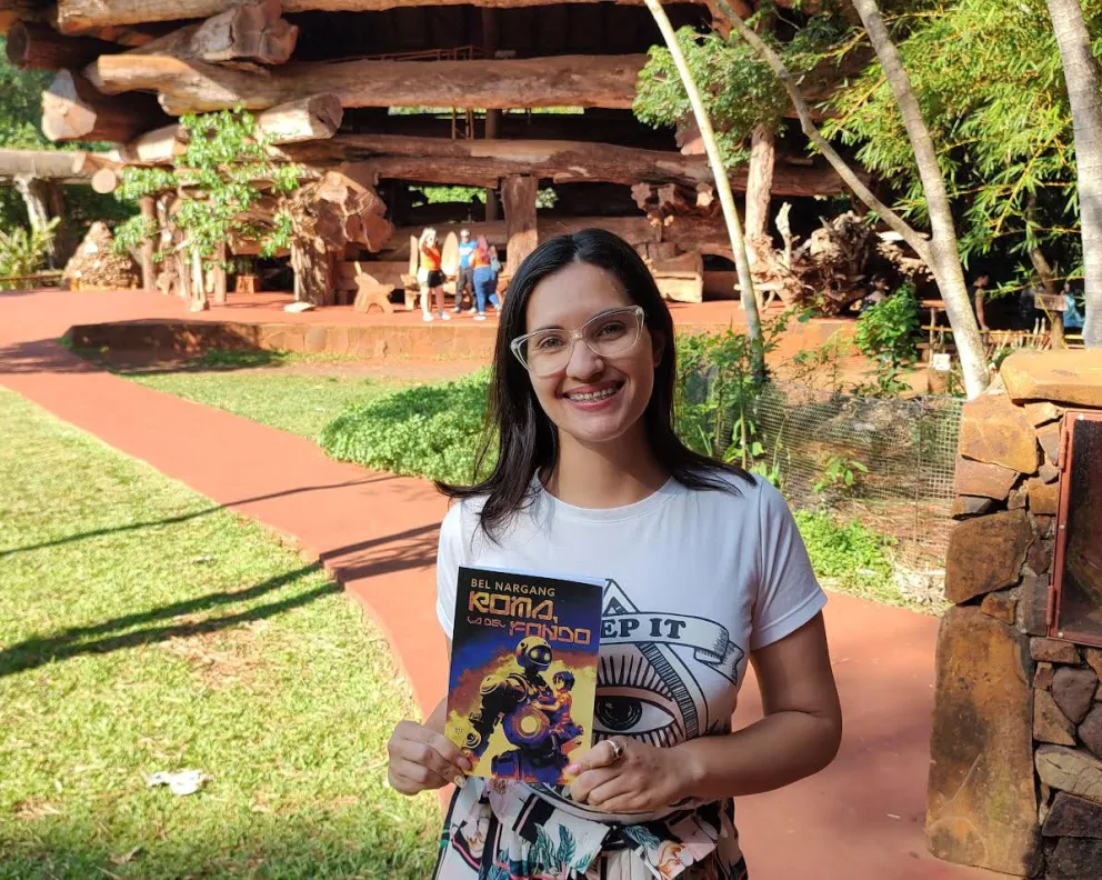 La escritora Belén Nargang presentó su tercer libro ‘Roma la del fondo’