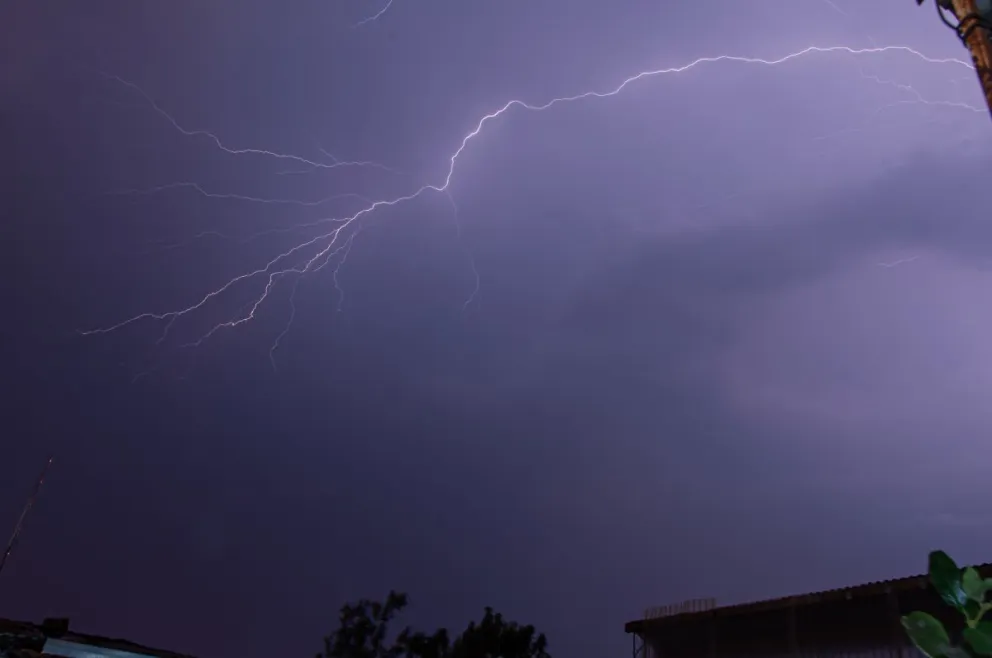 Emiten alerta a corto plazo por tormentas severas, ráfagas de viento y granizo 