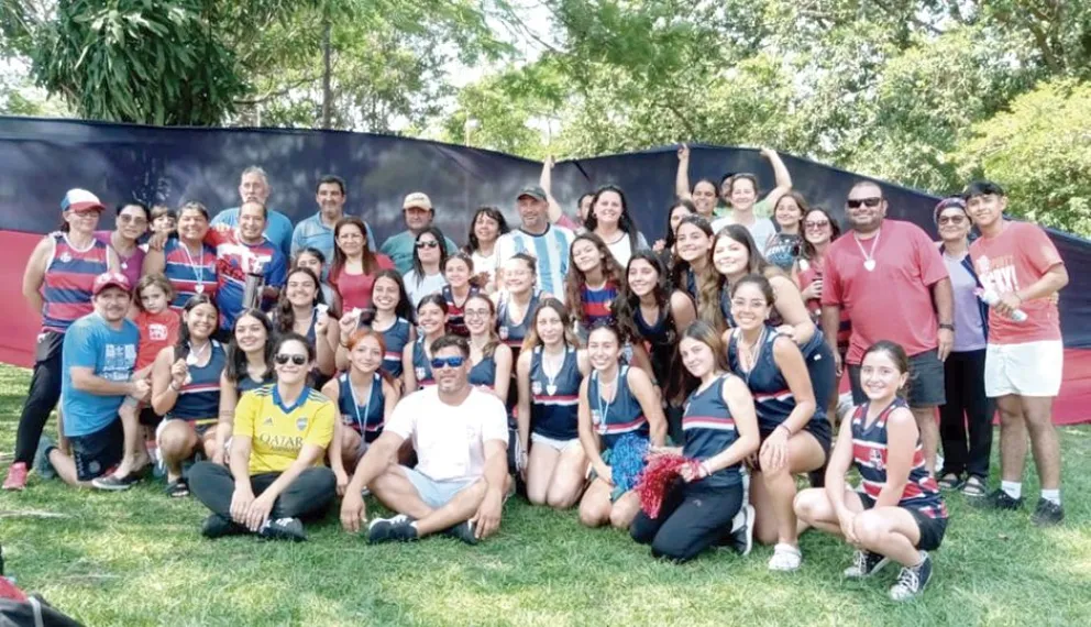 Grata bienvenida para las subcampeonas azulgranas en su “casa”