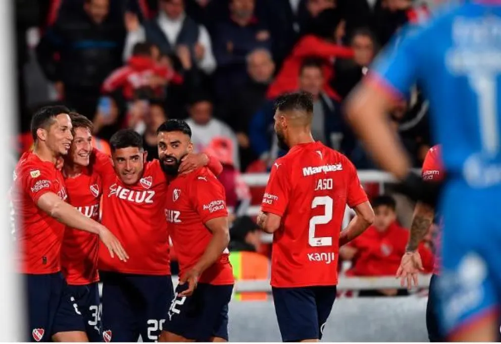 Independiente goleó a Barracas Central y lidera su zona en la Copa de la Liga