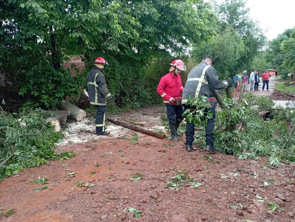 Oberá: Unos 125 damnificados por el temporal, de los cuales 55 fueron evacuados
