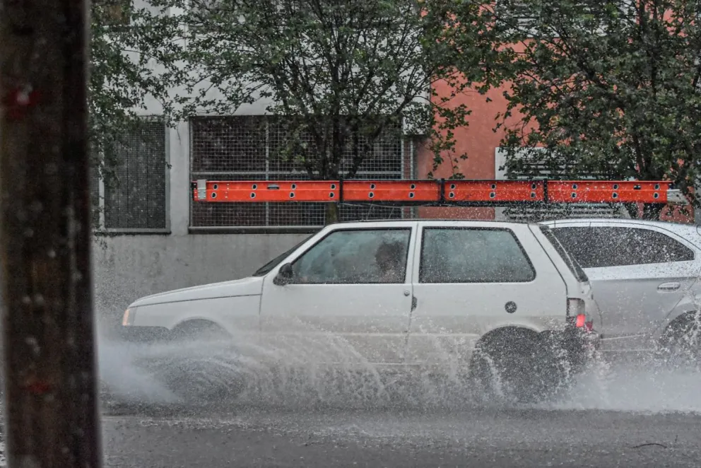 Ya llovió todo lo previsto para el mes y sigue la alerta por tormentas 