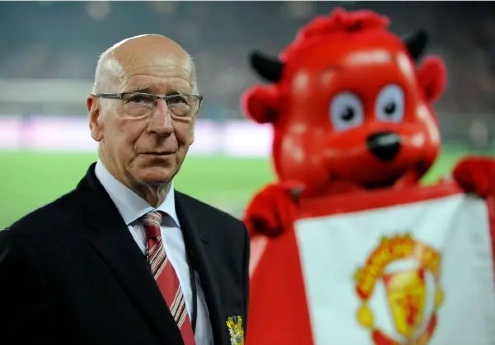 Dolor en el mundo del deporte: murió Bobby Charlton, leyenda del fútbol inglés