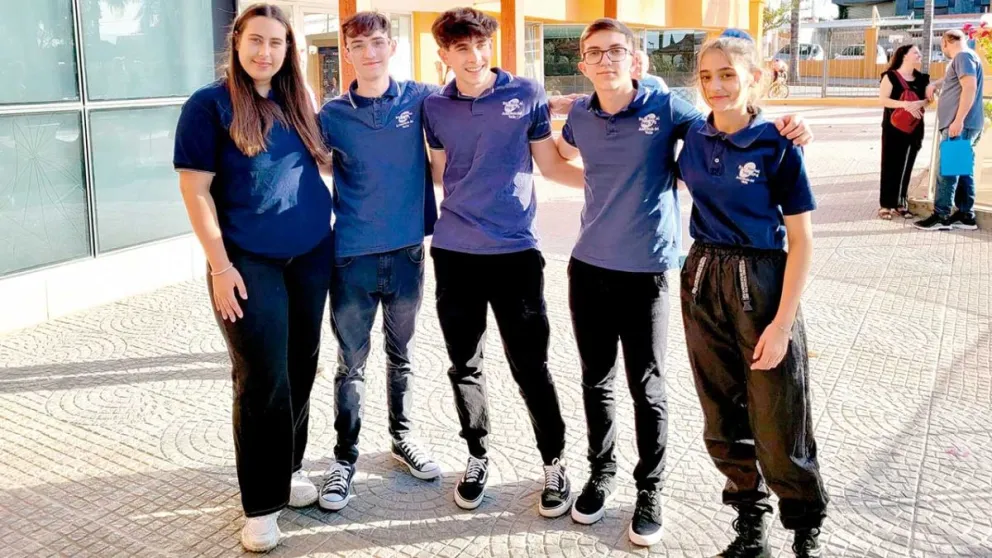 Alumnos misioneros hicieron podio de las Olimpíadas de Física