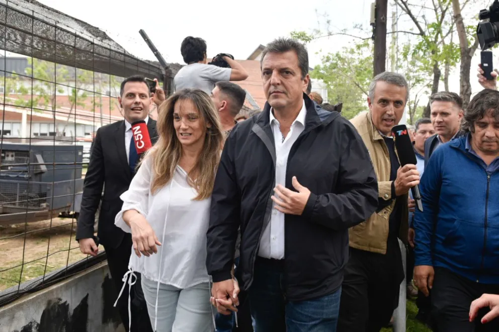 Sergio Massa votó y destacó la elección como la "consolidación de 40 años de democracia"