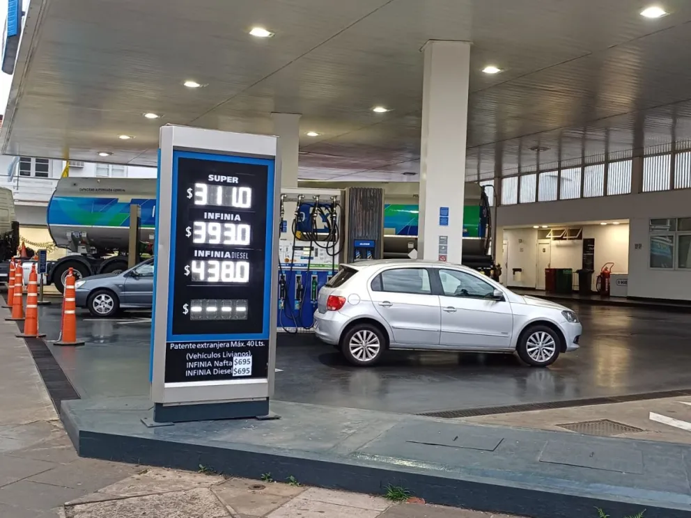 Se registran aumentos de combustibles en estaciones YPF de varias localidades